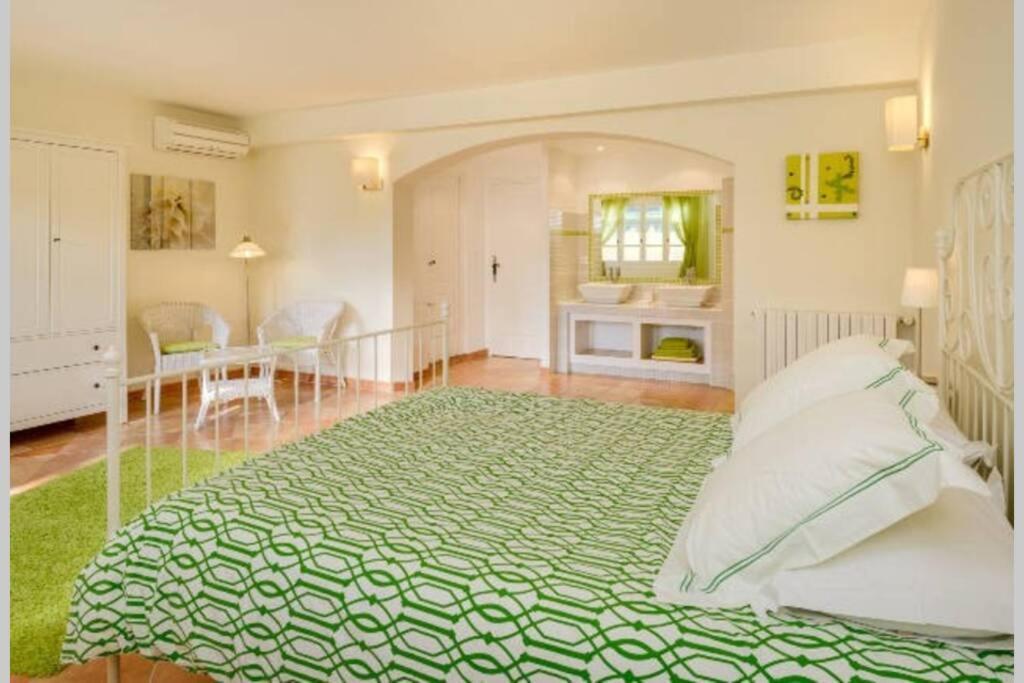 Le Clos Des Pins, Vue Mont Ventoux Roaix Экстерьер фото